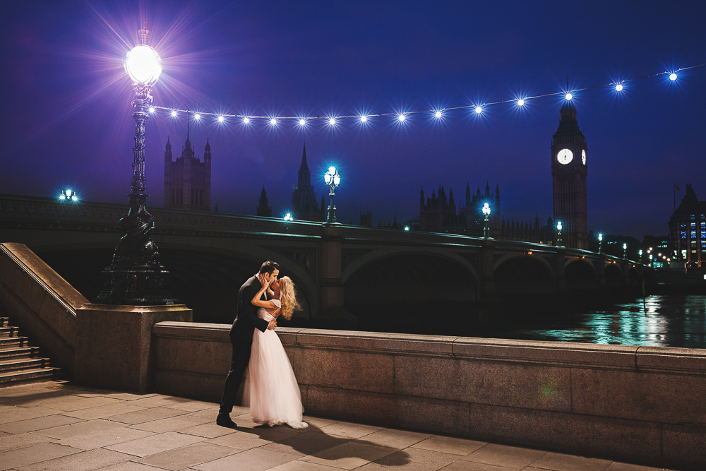 Wedding photos in London at night