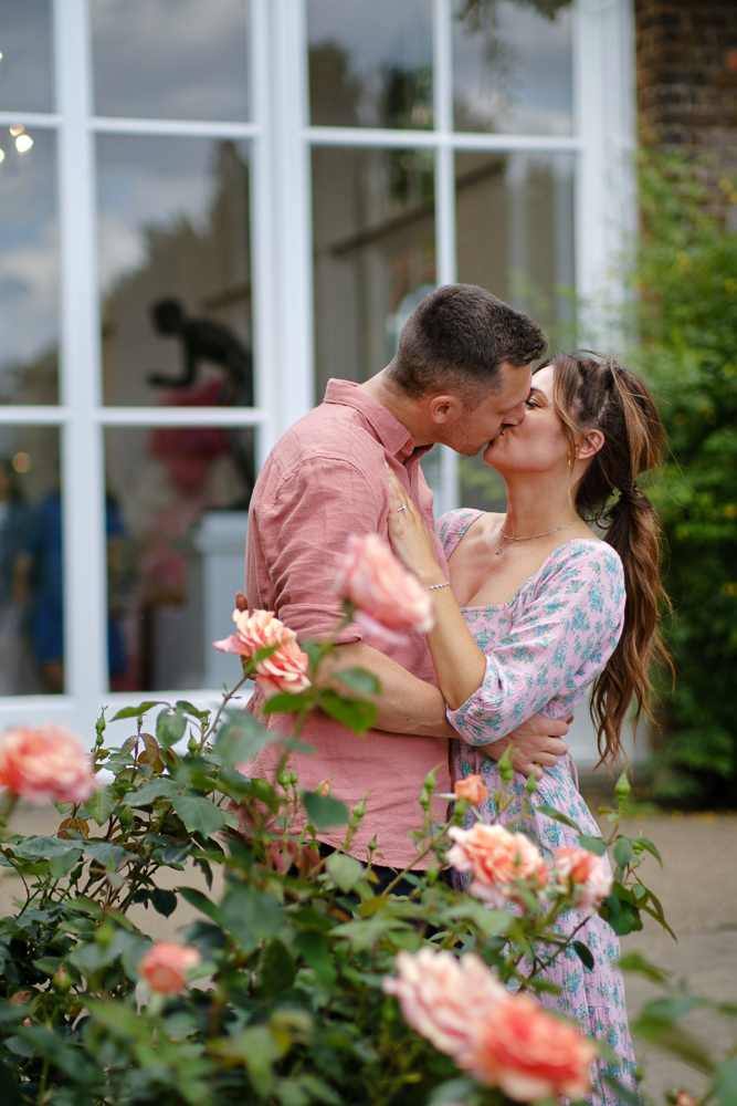 Romantic kiss during couples photoshoot in London - captured by the talented Ewa