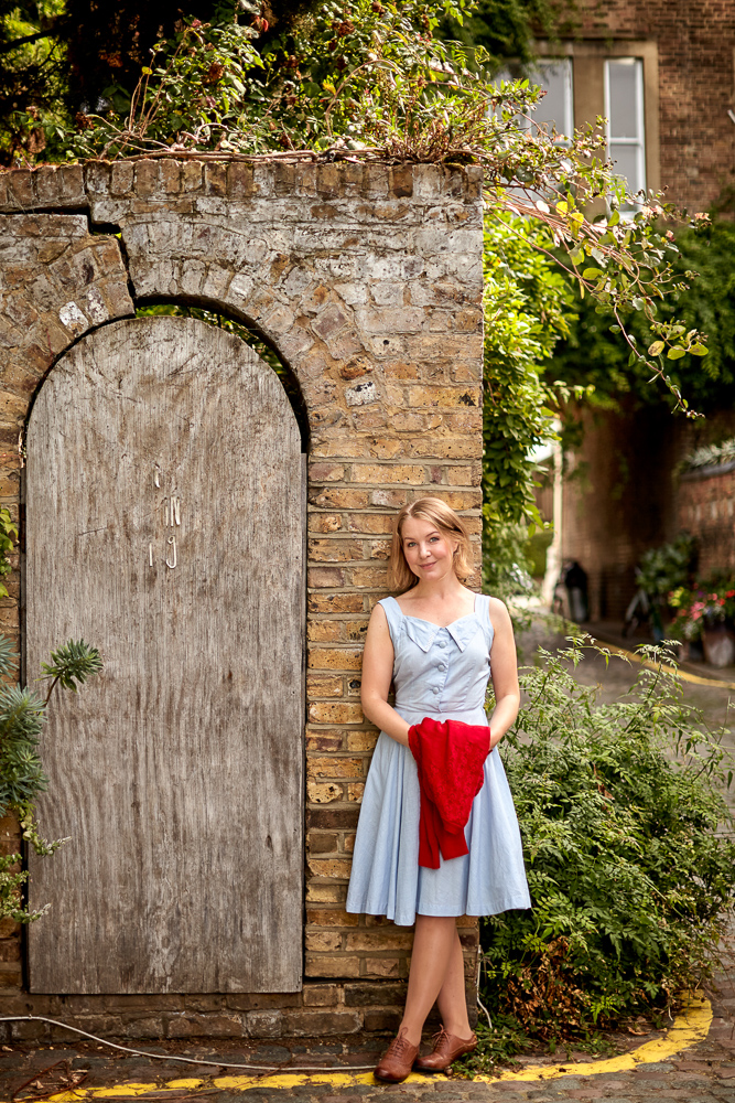 Solo traveler captured in the streets of London by Ewa photographer based in London