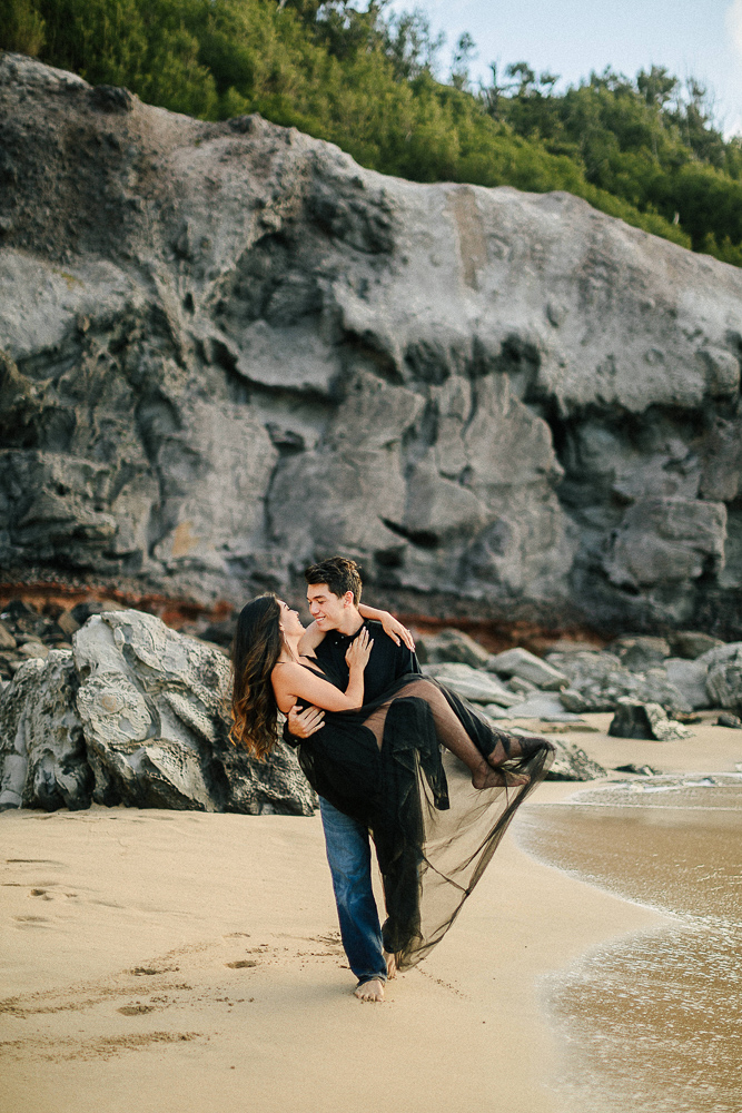 Beach photography couple photoshoot idea