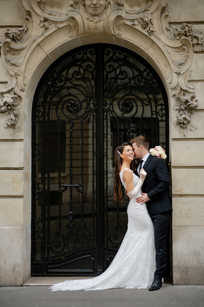 London elopement - Romantic picture of a couple enjoying the moment