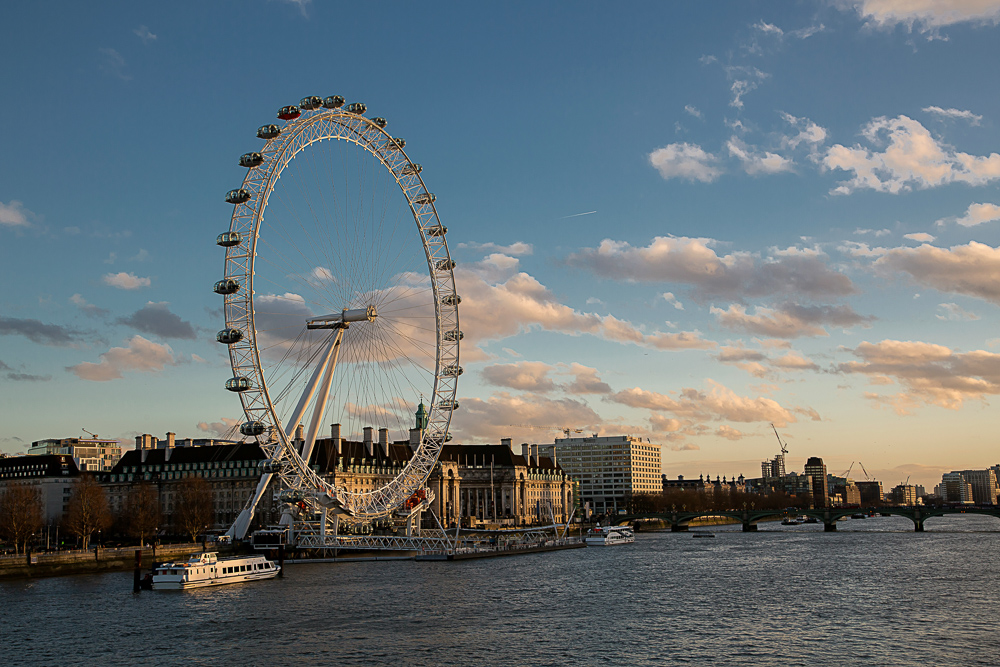 Unique experience for families in London - Watch the sunset by the London Eye