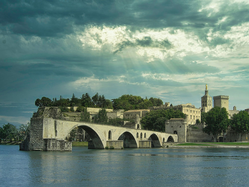 Visit Avignon & Arles