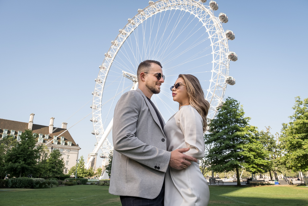 Couples photoshoot at London Eye