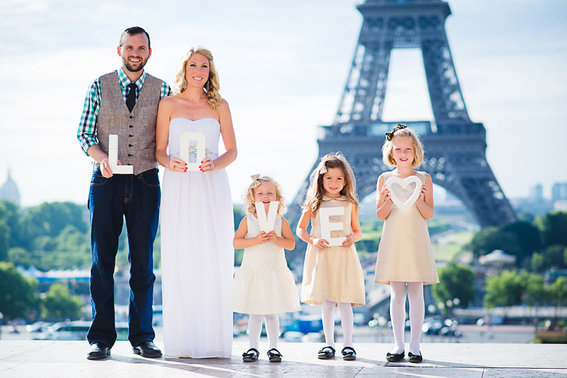 Family photo shoot in Paris