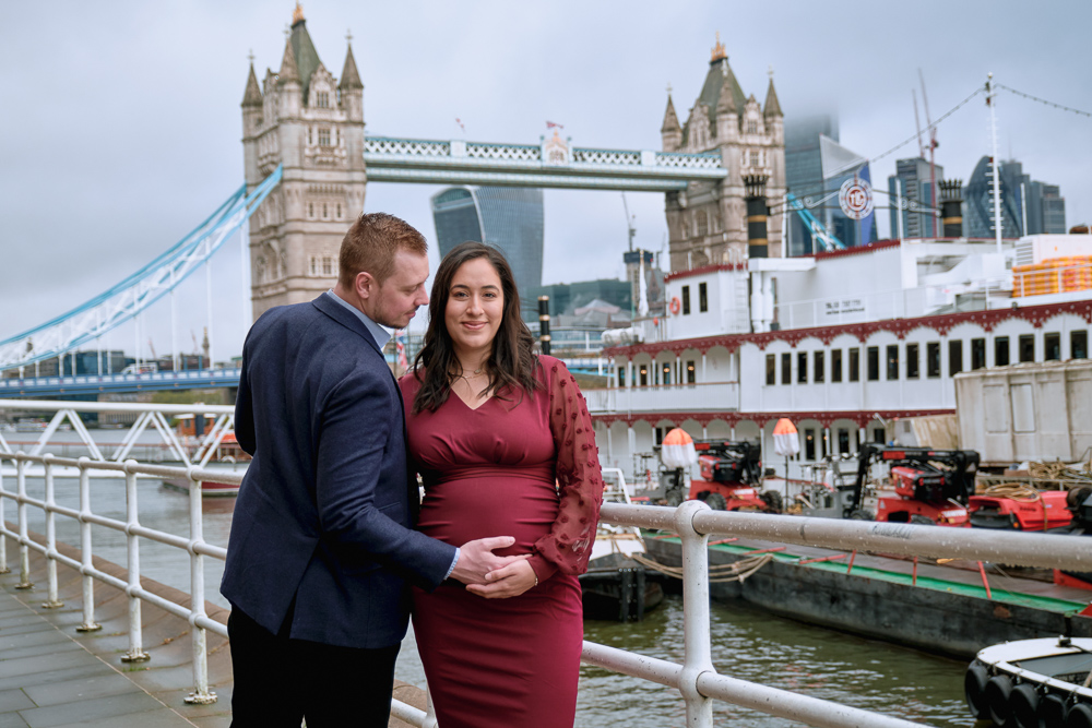 Maternity photos for travelers in London by the Tower bridge