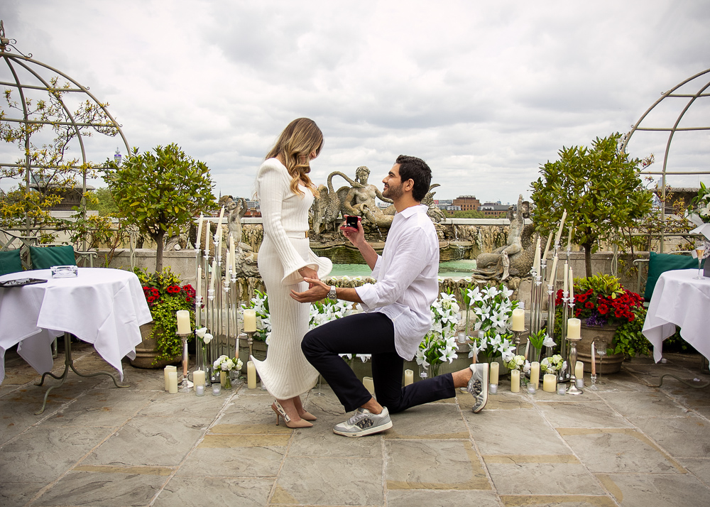 Restaurants to propose in London - hire a proposal photographer