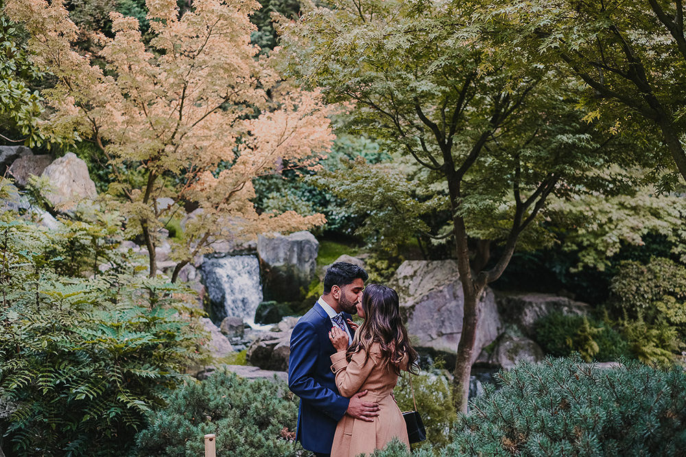 Romantic spots in London for engagement pictures