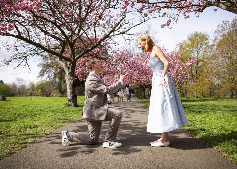 Saying yes for marriage - Proposal in Greenwich Park