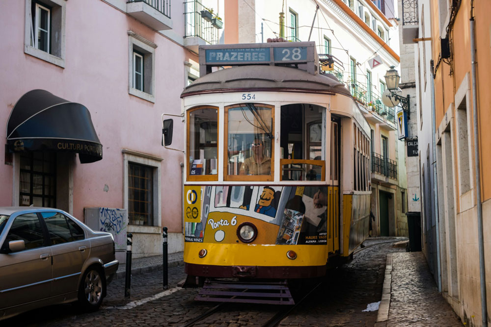 Where to propose in Lisbon - Tram 28