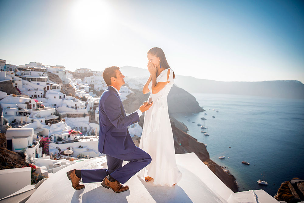 Wedding proposal in Santorini