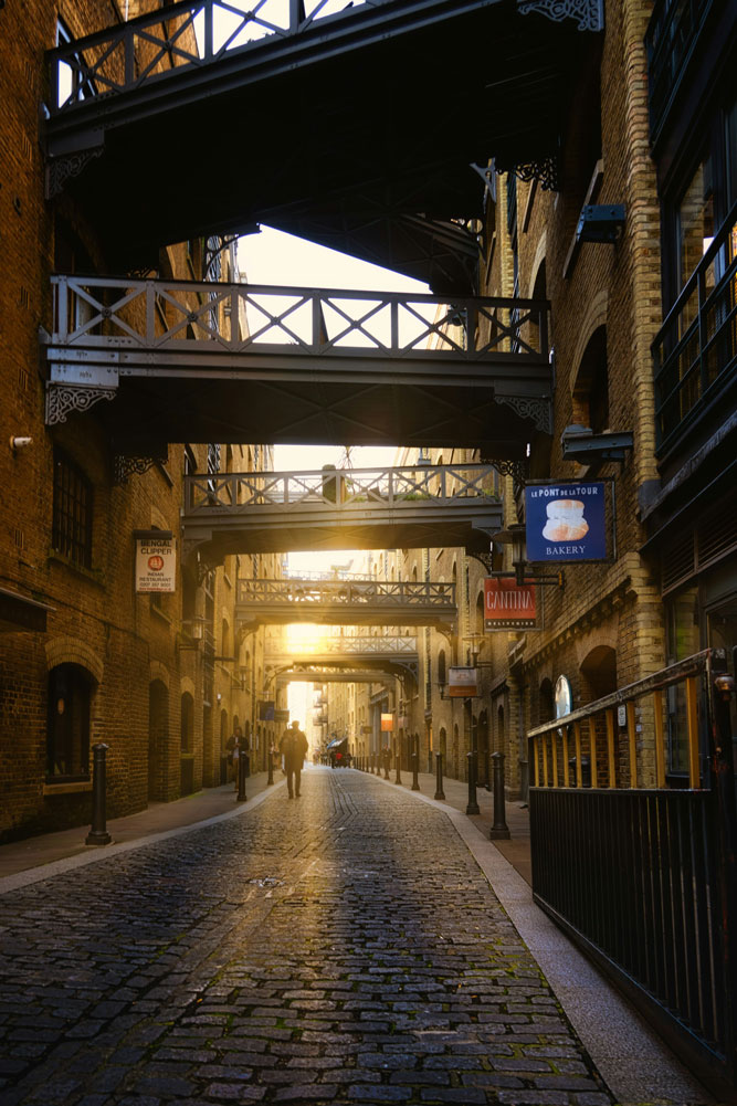 London Streets for Couple Photoshoot - Shad Thames